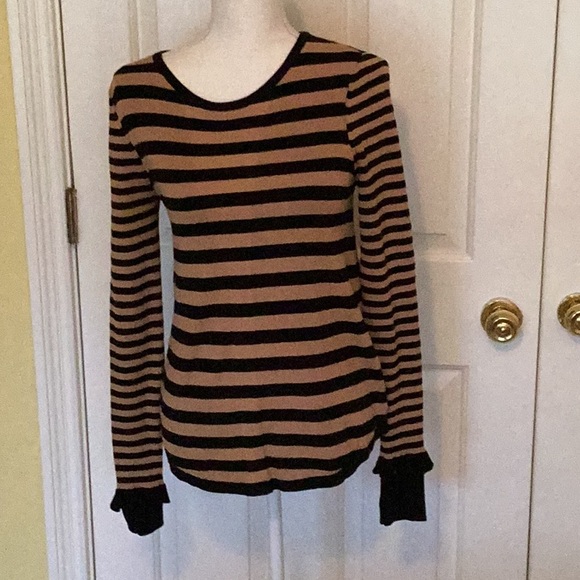 CAbi Sweaters - Cabi Black & Tan Striped Sweater w/ Ruffle on Cuff Top & Thumbhole Cuffs